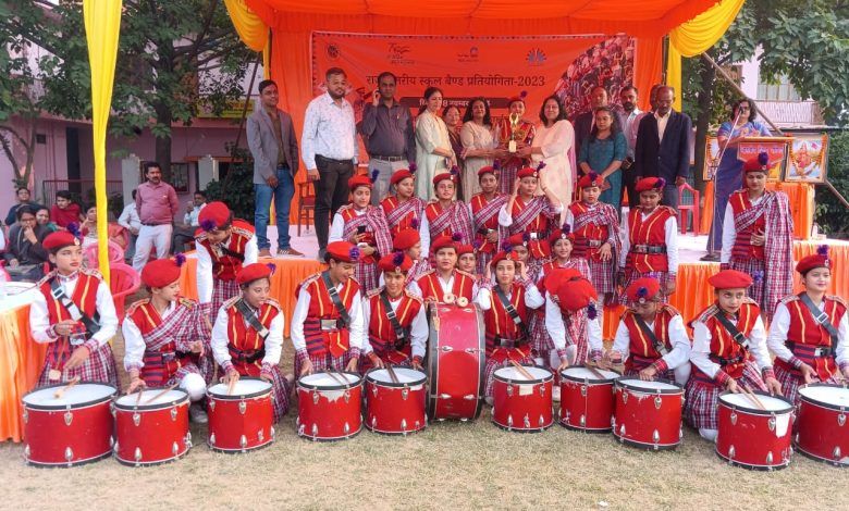 राज्य स्तरीय बैंड प्रतियोगिता में श्री ठाकुरद्वारा बालिका विद्यालय की छात्राओं ने किया गाजियाबाद जनपद का नाम रोशन 1 111 24