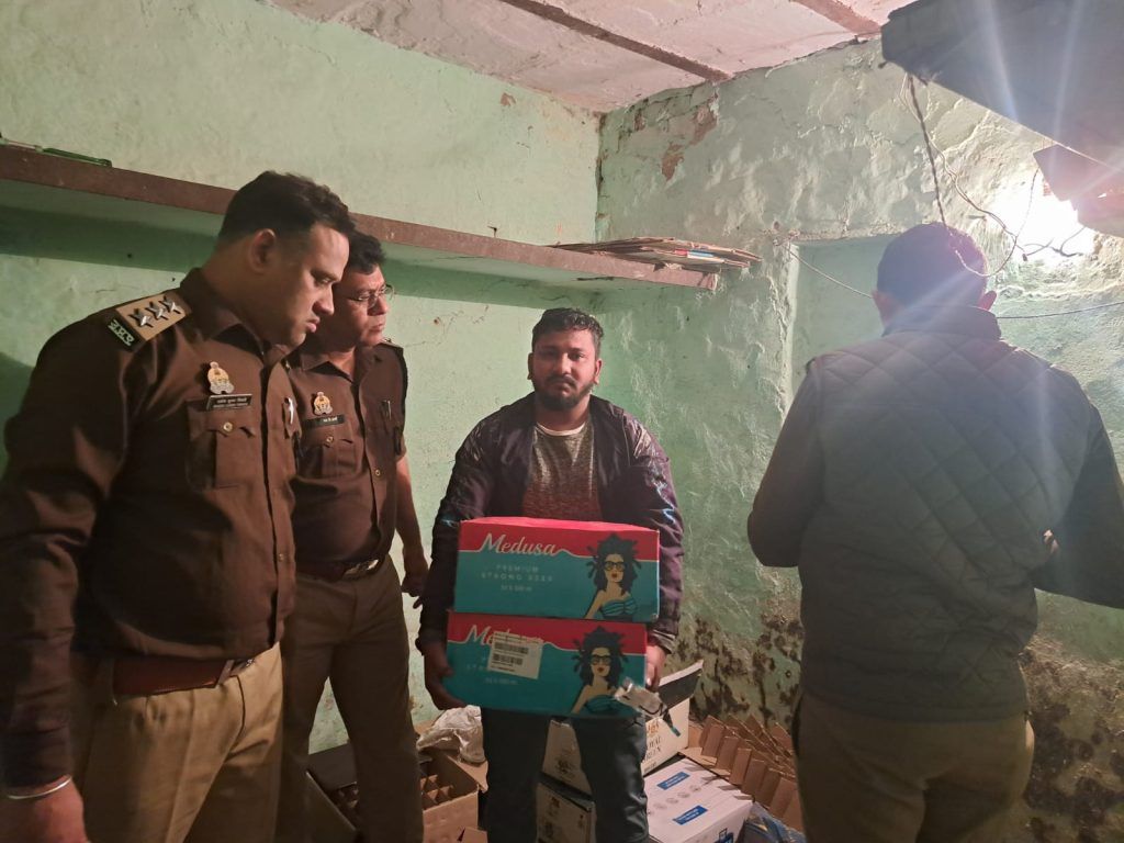 Major Crackdown on Illegal Liquor Trade in Ghaziabad: Three Arrested 2 112 36