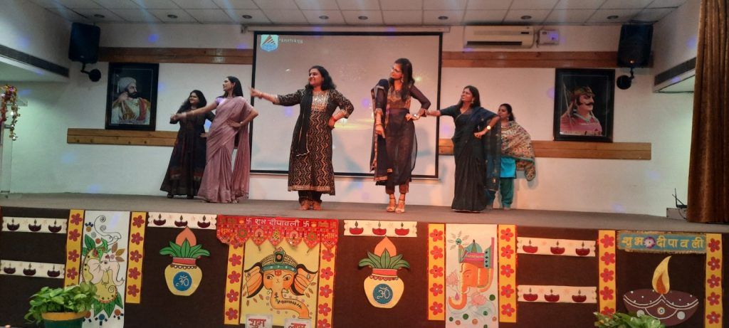 मेवाड़ ग्रुप ऑफ इंस्टीट्यूशंस में दीवाली मिलन समारोह 3 113 15