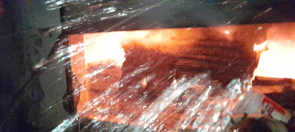 Massive Fire Engulfs Cloth Warehouse in Meerut, Firefighters Battle Intense Blaze 5 114 8