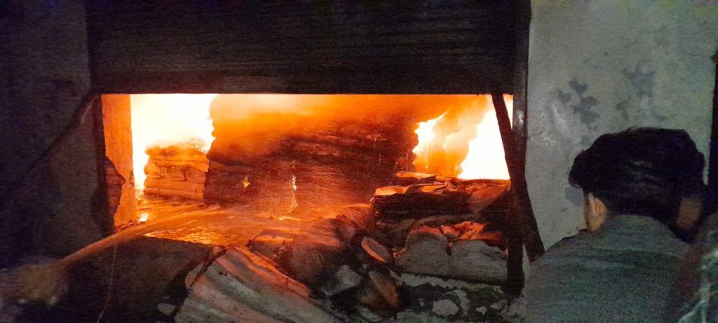 Massive Fire Engulfs Cloth Warehouse in Meerut, Firefighters Battle Intense Blaze 6 115 4