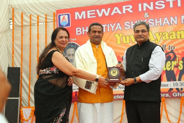 मेवाड़ ग्रुप ऑफ इंस्टीट्यूशंस में ’परिचय-2023’ नवागंतुक स्वागत समारोह में विद्यार्थियों का धमाल 3 212 3