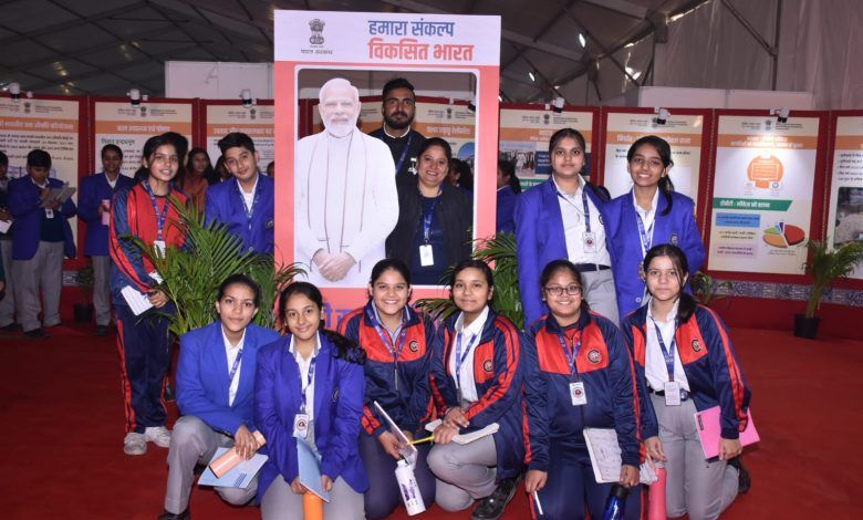 "राइज इन इंडिया 2023" मेगा एग्जिबिशन के दूसरे दिन हजारों बच्चों ने देखी एचआरआईटी कॉलेज में प्रदर्शनी 1 111 69