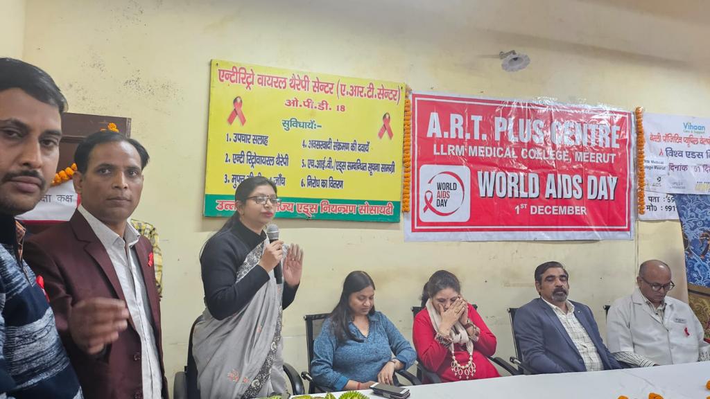 विश्व एड्स दिवस के अवसर पर एक कठपुतली कार्यक्रम का आयोजन किया गया एवं हस्ताक्षर अभियान चलाया गया 3 113 1