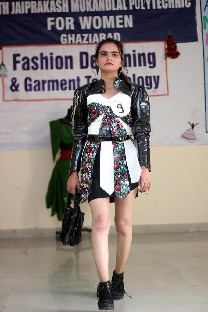 सेठ जयप्रकाश मुकन्दलाल (महिला) पॉलिटेक्निक संस्था में लैदर ड्रेस एवं ज्वैलरी शो का आयोजन 5 114 8