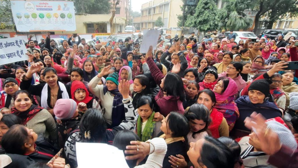 BJP Accuses Opponents of Assault and Verbal Abuse During Nagar Nigam Meeting 3 112 3