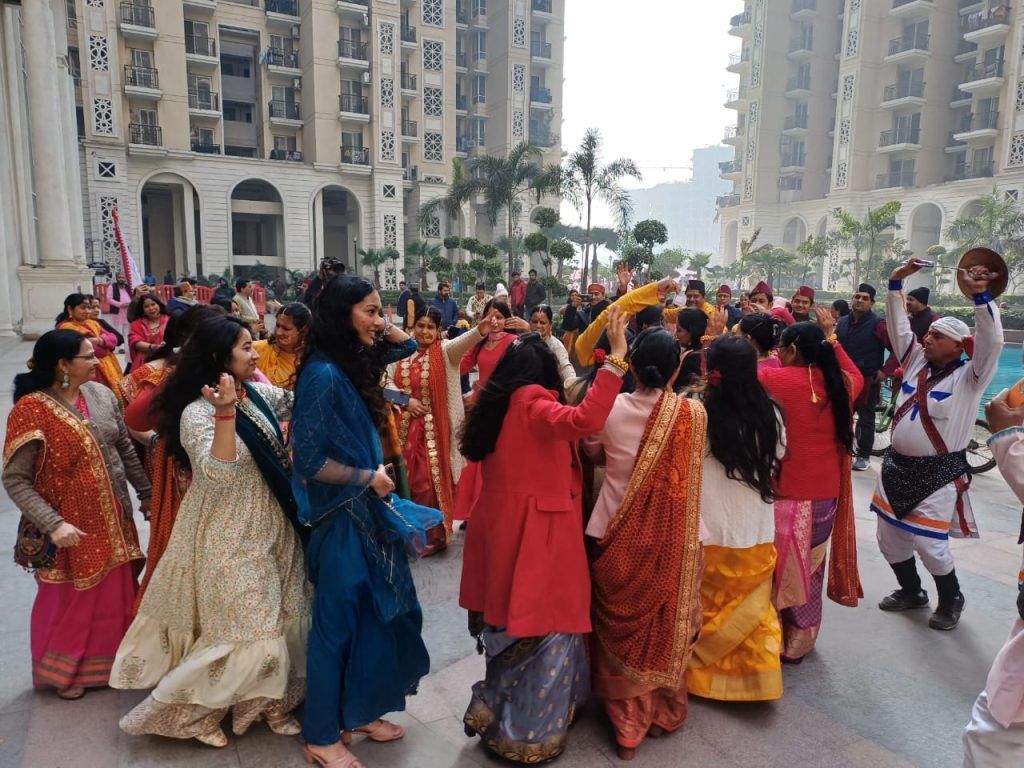 सिद्धार्थ विहार में उत्तरायणी महोत्सव, गीत संगीत और नृत्य का हुआ आयोजन 2 112 38