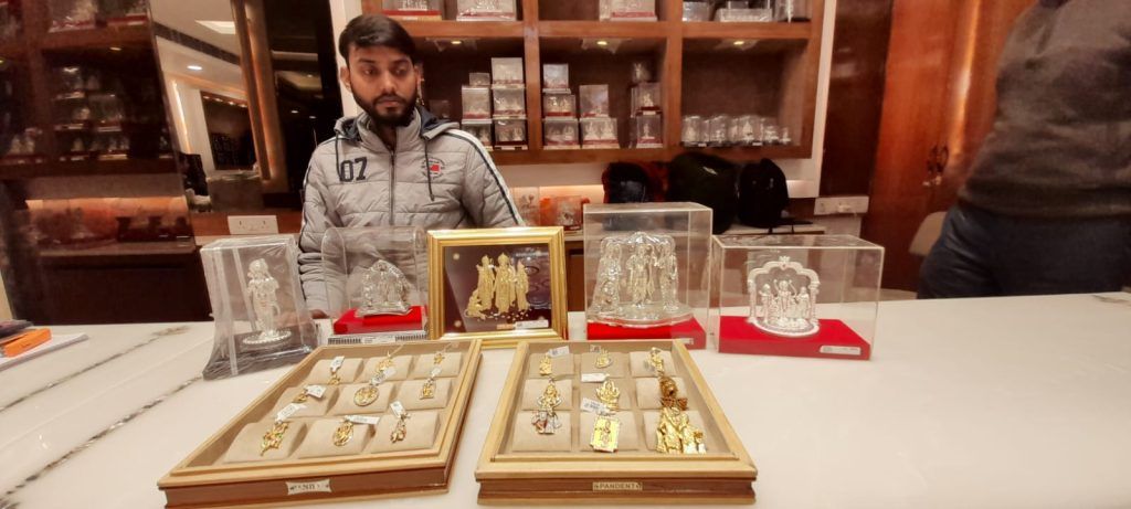 Meerut's Jewelers Witness Soaring Demand for Ram Darbar Jewelry Ahead of Ayodhya's Historic Event 6 116 2