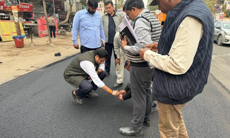 12 करोड़ की लागत से निगम औद्योगिक क्षेत्र की बना रहा है 8 सड़के, नगर आयुक्त ने चल रहे कार्यों का लिया जायजा 9 112 47