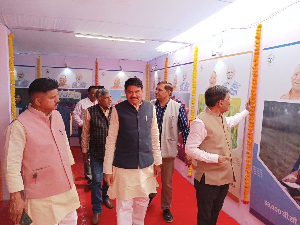 ब्लॉक प्रमुख ने किया सूचना एवं जनसम्पर्क विभाग की तीन दिवसीय प्रदर्शनी का उद्घाटन 3 112 15