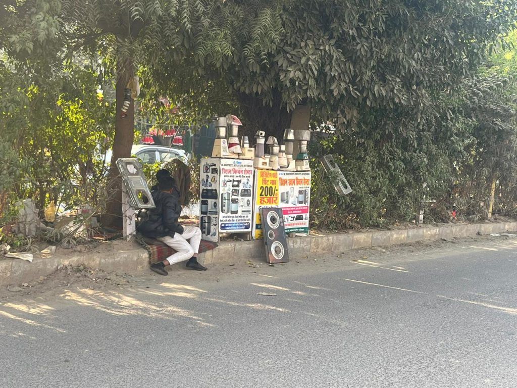 राजनगर एक्सटेंशन: एन्क्रोचमेंट, परेशान हैं निवासी 2 112 25