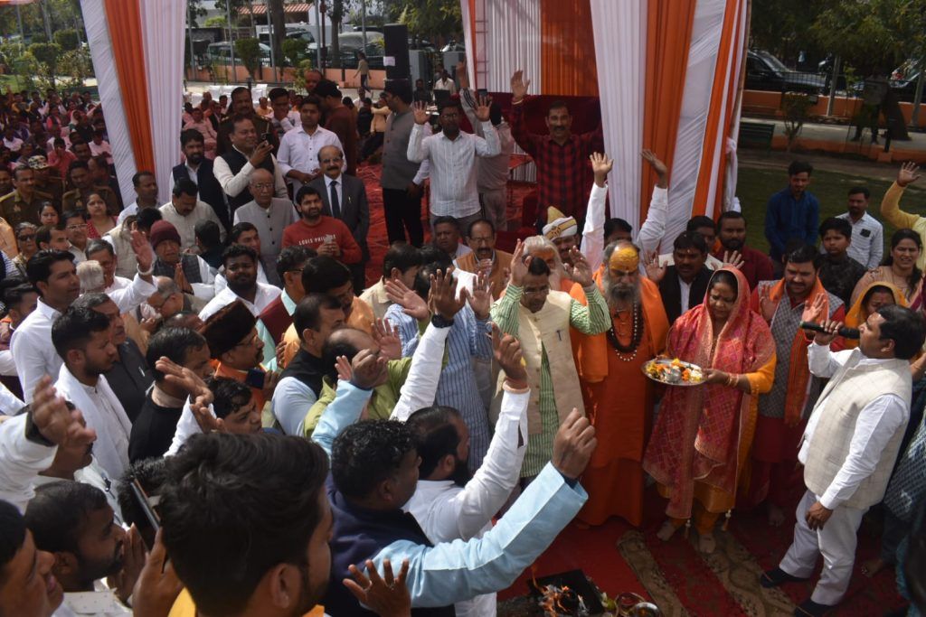 युवाओं को करना चाहिए पूर्वजों का सम्मान- नरेंद्र कश्यप; सेक्टर- 23 में किया महर्षि कश्यप की मूर्ति का प्राण प्रतिष्ठा कार्यक्रम आयोजित 3 113 21