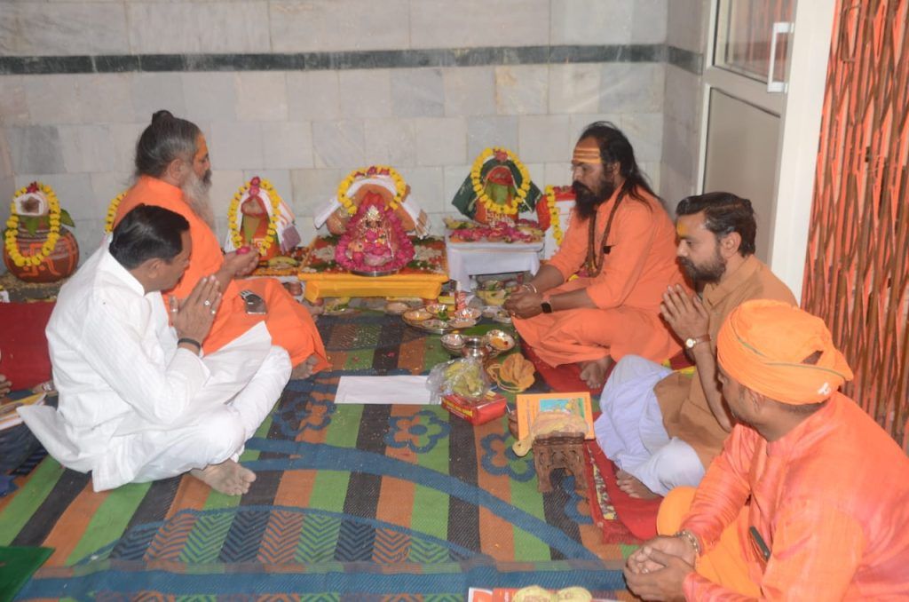 तीसरे दिन मां चंद्रघंटा देवी की पूजा, भक्तों की रही भीड़ 2 112 22