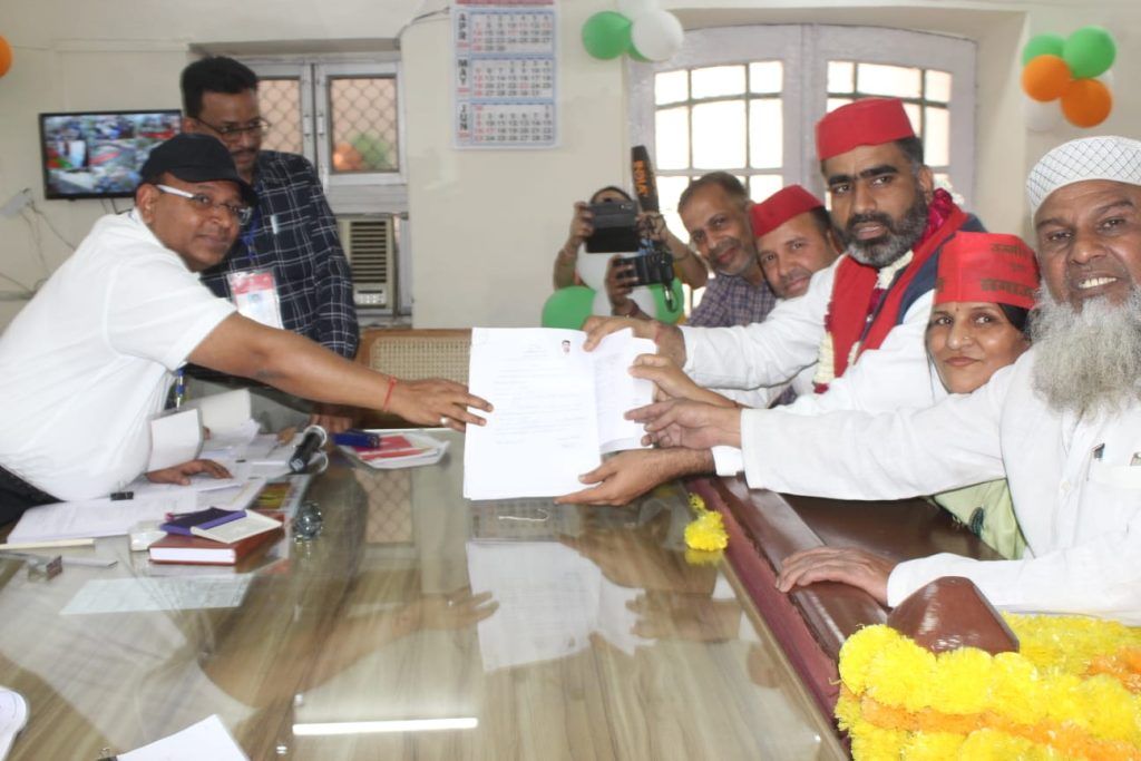 SP Candidate files nomination, Asserts Commitment to Democracy 2 112 6