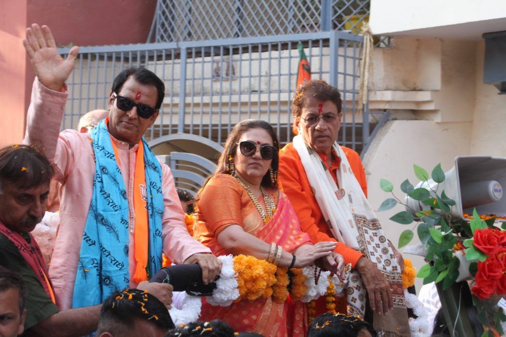Star-studded Roadshow in Meerut: Ram, Sita, and Laxman Campaign for BJP Candidate Arun Govil 3 113 28