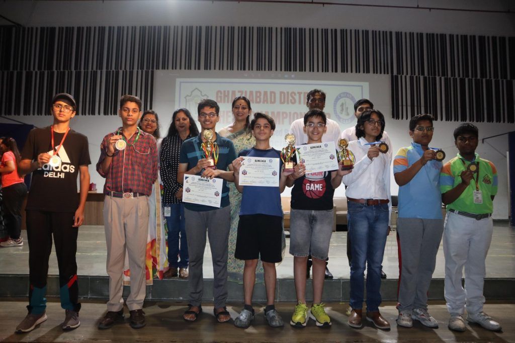 डीपीएस राजनगर एक्सटेंशन ने गाजियाबाद जिला शतरंज चैंपियनशिप-2024 की मेजबानी की 4 113 31