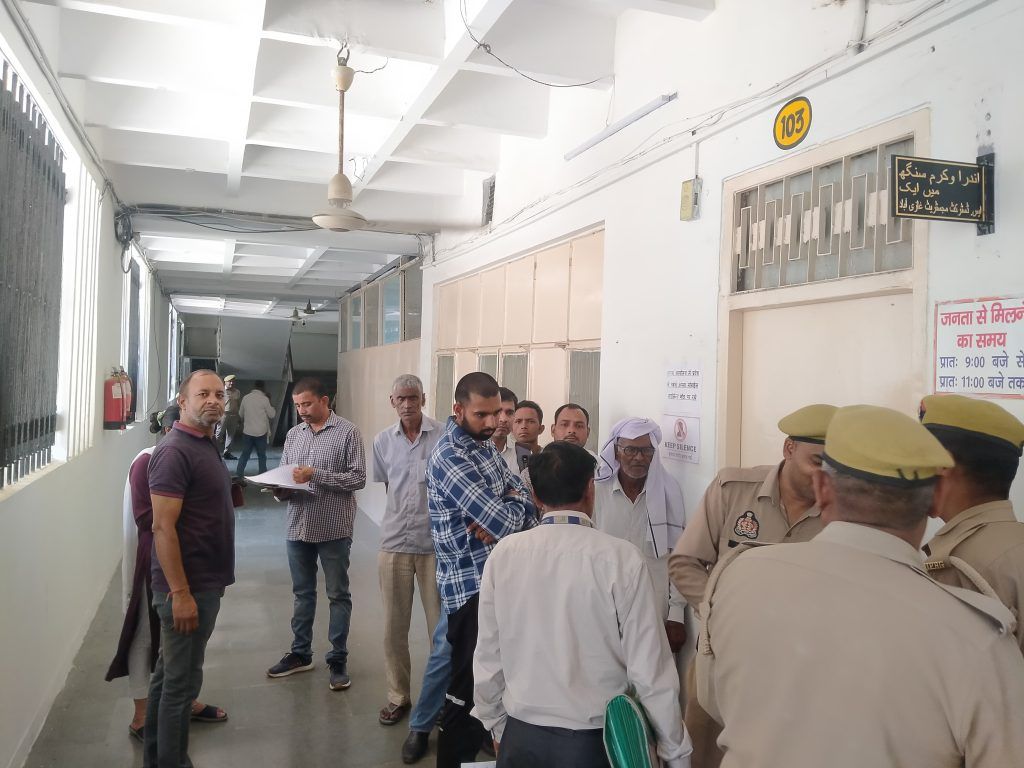 जिलाधिकारी ने सुनी जन शिकायतें, अधिकारियों को त्वरित निस्तारण के आदेश 3 111 40