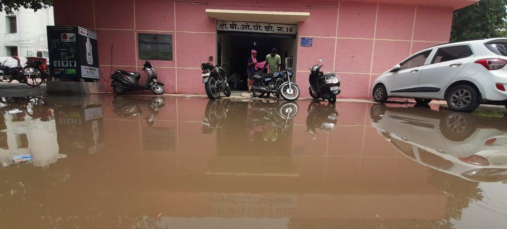 मेरठ मेडिकल कॉलेज: बदहाल व्यवस्था, मरीजों की पीड़ा 2 112 48