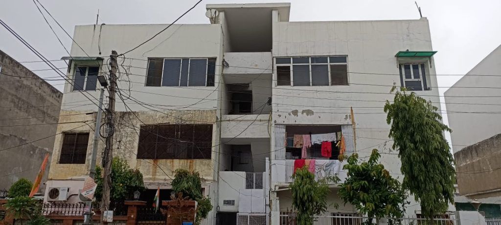 गाजियाबाद: सेवानिवृत्त इंस्पेक्टर की संदिग्ध परिस्थितियों में मौत, आत्महत्या या हादसा? 1 111 18