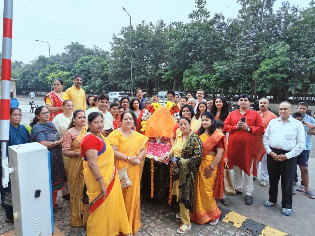 सिद्धार्थ विहार की प्रतीक ग्रैंड सोसाइटी में गणेश उत्सव का धूमधाम से शुभारंभ 2 111 26