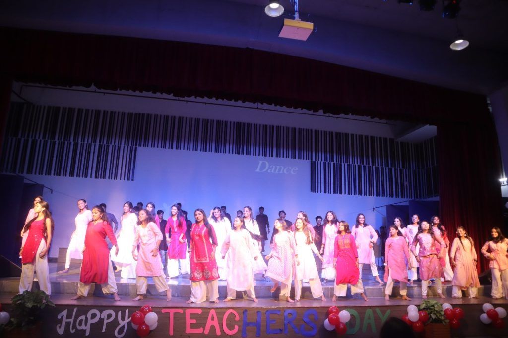 डीपीएस राजनगर एक्सटेंशन ने शिक्षक दिवस मनाया धूमधाम से 3 113 3