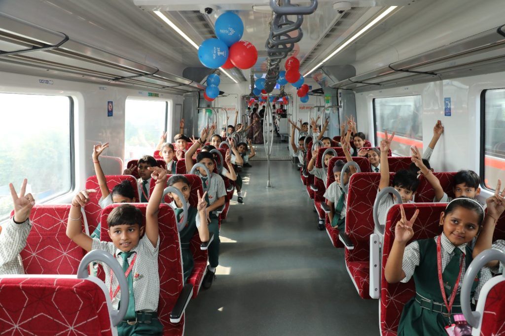 नमो भारत ट्रेनों ने 40 लाख से अधिक यात्रियों को सेवा प्रदान करते हुए सफलतापूर्वक संचालन का एक वर्ष पूरा किया 2 111 41