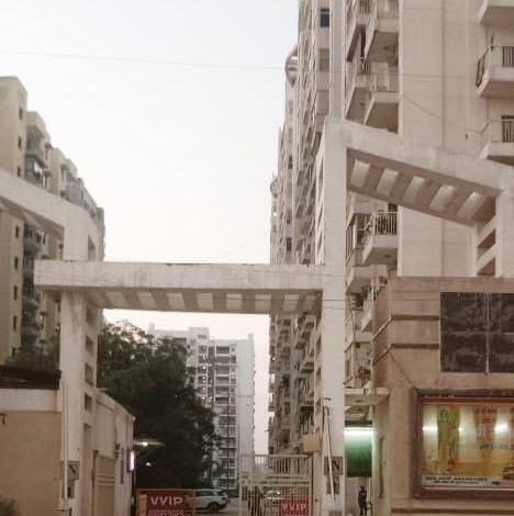 गाजियाबाद: हाईराइज सोसायटी से गिरकर युवक की संदिग्ध मौत, सुसाइड नोट में कर्ज का जिक्र 1 112 23