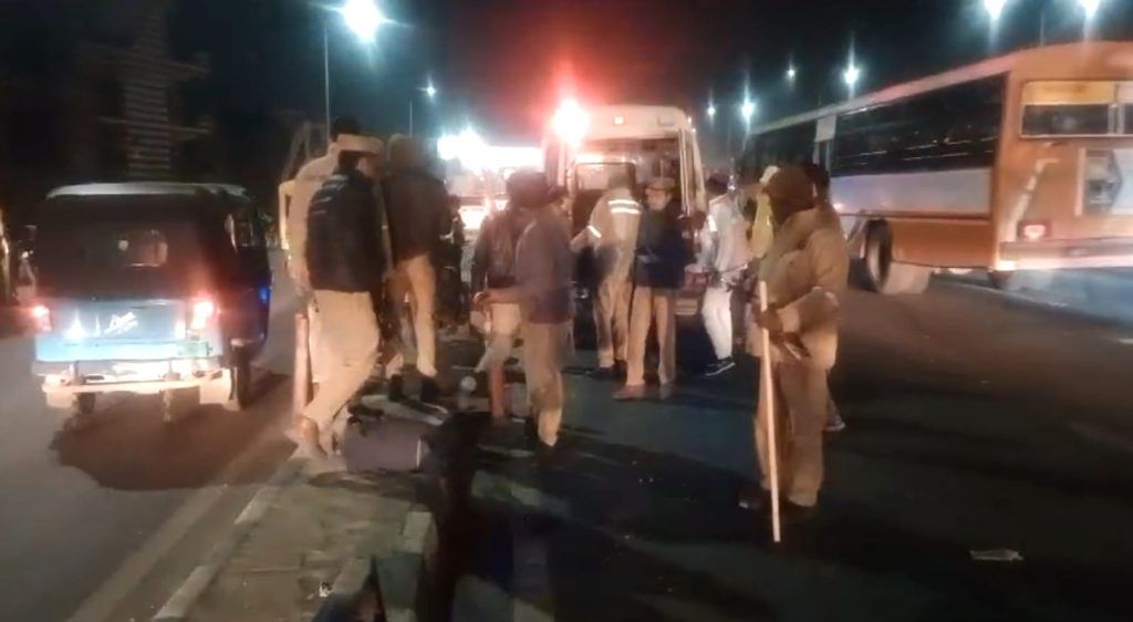 Deadly Hit-and-Run on NH-9: Wedding Return Turns into Tragedy, Three Killed, One Critical 3 113 9