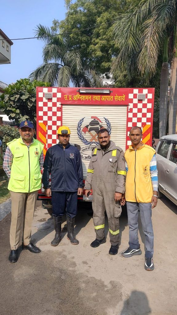 Ravi Aggarwal of Civil Defence Ghaziabad, Honored for Heroic Contribution During Pratap Vihar Fire Incident 2 111 91