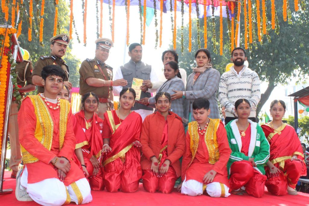 Republic Day Celebrations at Police Line, Meerut, Marked with Patriotic Fervor 3 112 32