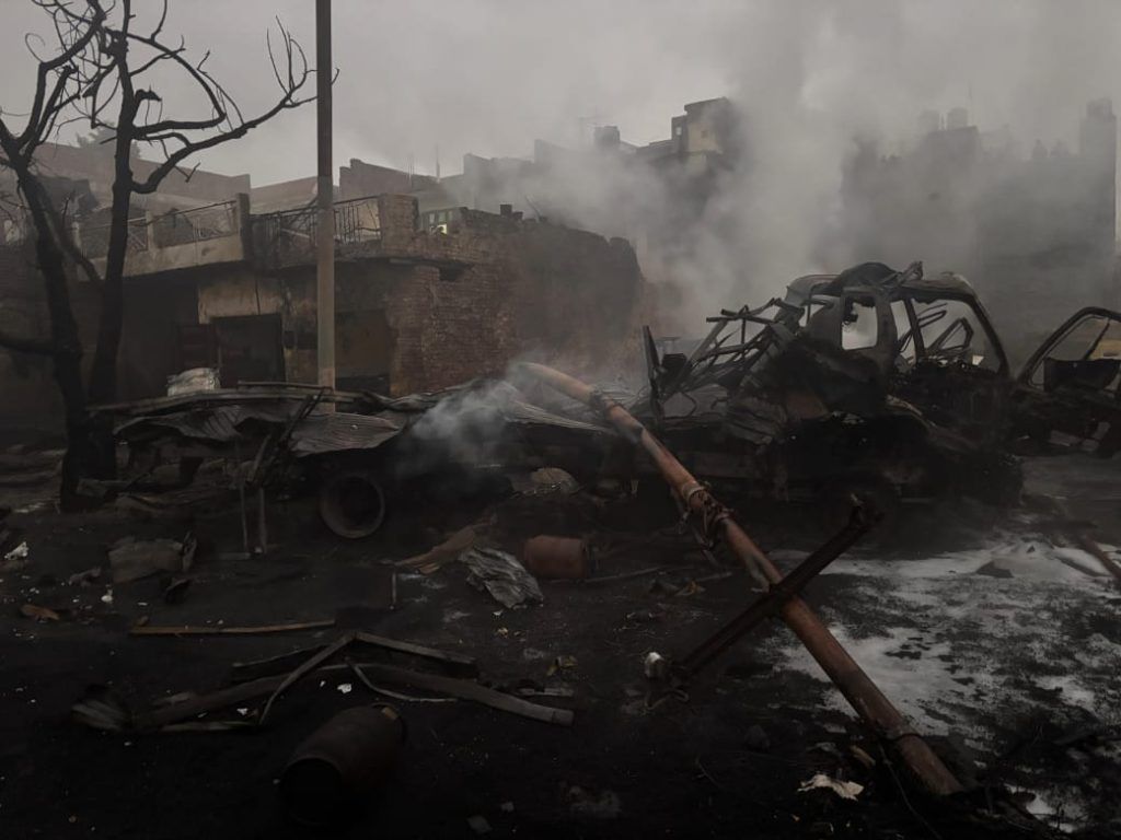 Massive Fire in Gas Cylinder Truck Triggers Explosions in Ghaziabad 6 117