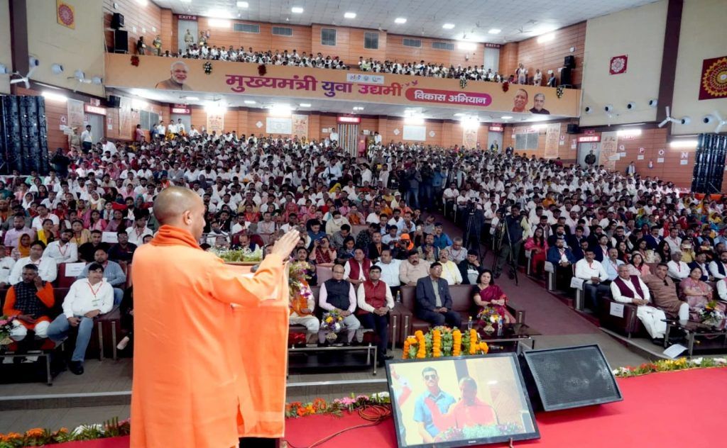 अक्टूबर-नवंबर तक शुरू होगा खेल विश्वविद्यालय: सीएम योगी 13 220