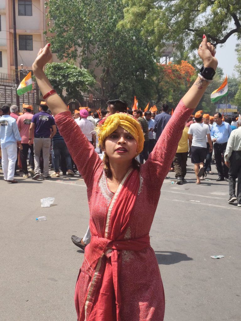 Thousands Gather at Meerut Commissioner's Office During Citywide Shutdown to Protest Pahalgam Terror Attack 4 120