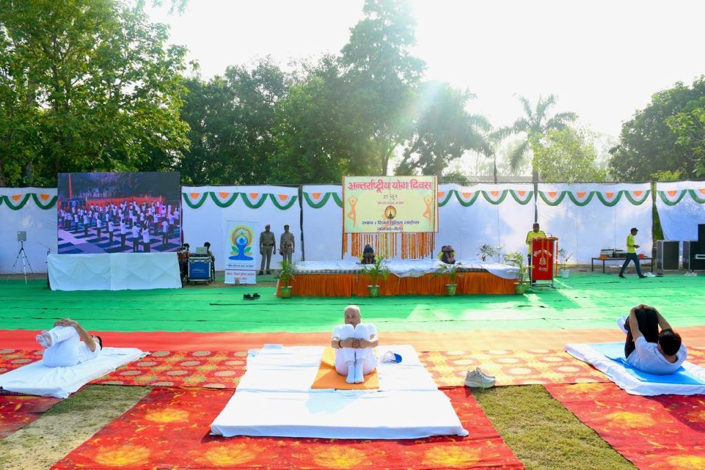 International Yoga Day 2025: Meerut Police Organizes Grand Yoga Camp to Promote Physical and Mental Wellbeing 2 112 14