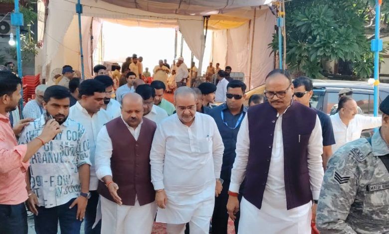 पूर्व कैबिनेट मंत्री राजपाल त्यागी के निधन पर भाजपा प्रदेश अध्यक्ष भूपेंद्र चौधरी व डिप्टी सीएम ब्रजेश पाठक ने दी श्रद्धांजलि 1 111 65