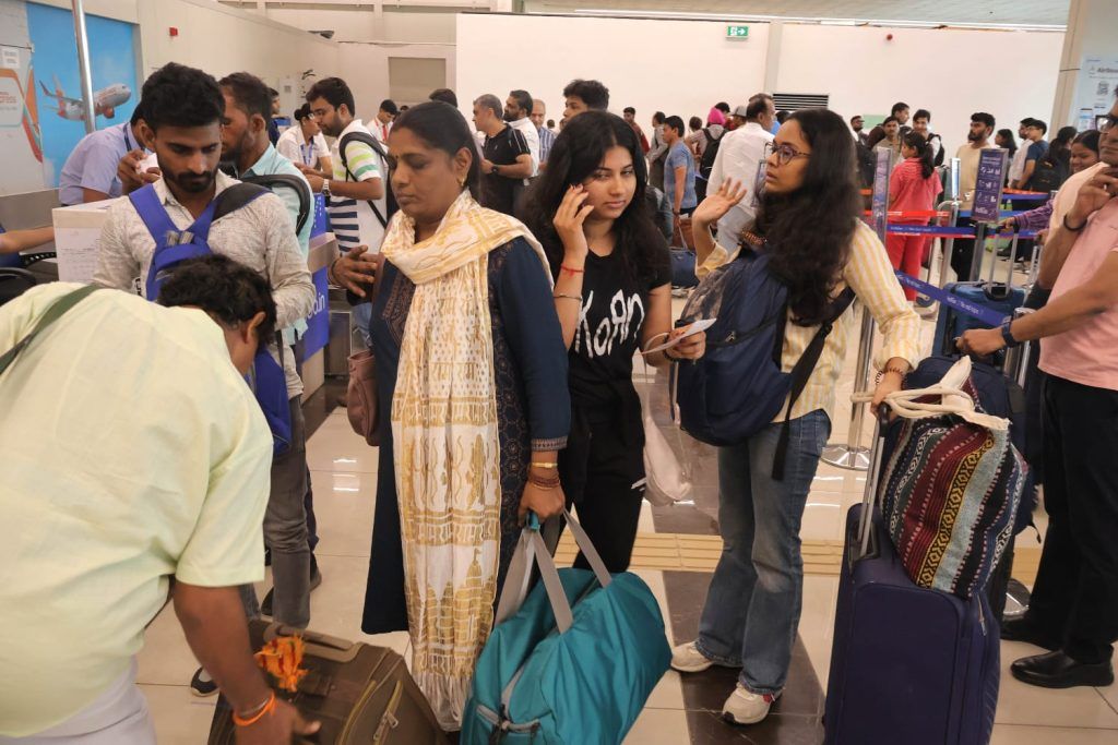 हिंडन एयरपोर्ट से देश के प्रमुख शहरों के लिए हवाई सेवाओं की शानदार शुरुआत 4 113 13