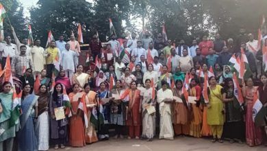 मेरठ में शहीद स्मारक पर भाजपा द्वारा भव्य सामूहिक गायन, जनसैलाब उमड़ा 2 112 2