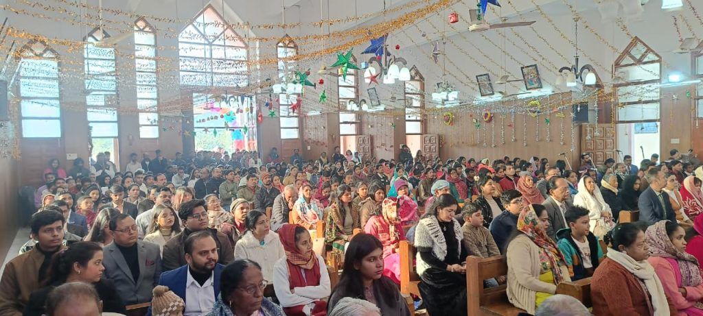 Christmas Celebrated with Prayer, Carols and a Message of Peace at Sacred Heart Church, Ghaziabad 4 113 6