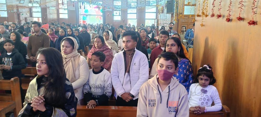 Christmas Celebrated with Prayer, Carols and a Message of Peace at Sacred Heart Church, Ghaziabad 3 114 1
