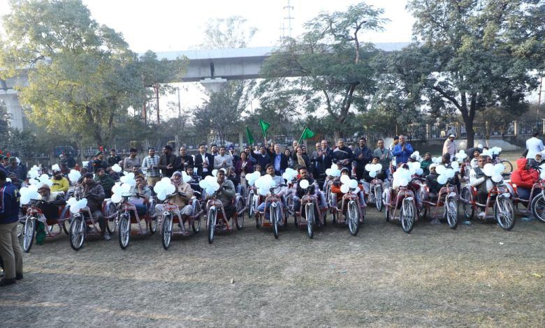एनसीआरटीसी ने मेरठ में दिव्यांगजनों के लिए सहायक उपकरण वितरण कार्यक्रम आयोजित किया 1 111 8