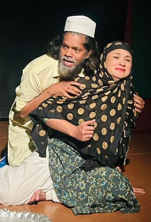 स्त्री विमर्श और बँटवारे के दर्द को बयाँ करता नाटक - लाजो 1 111 3