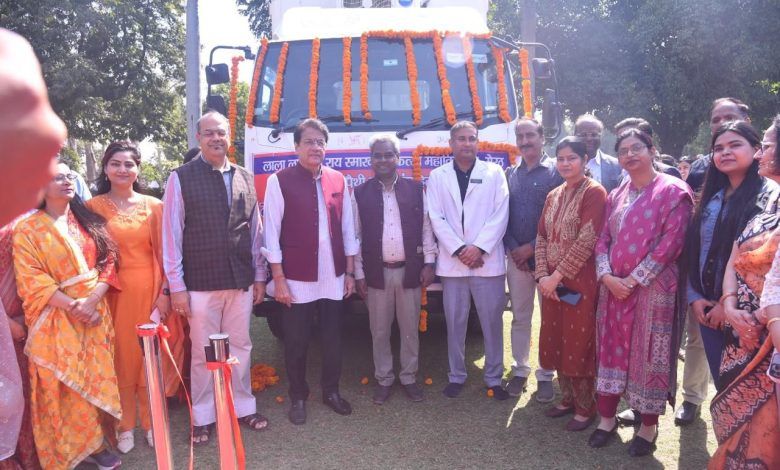 मेडिकल कॉलेज मेरठ में डायबिटिक रेटिनोपैथी स्क्रीनिंग मोबाइल वैन का लोकार्पण 1 111 1