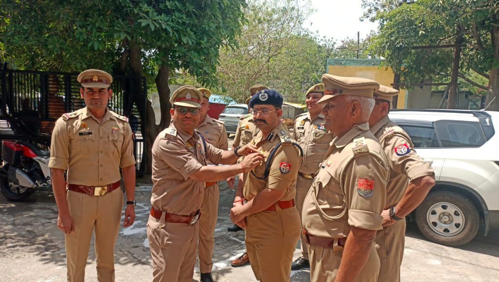 गाजियाबाद में 'अग्निशमन सेवा स्मृति दिवस' पर प्राणों की आहूति देने वाले वीर 'अग्निशमन कर्मियों' को श्रद्धांजलि दी गई 3 113