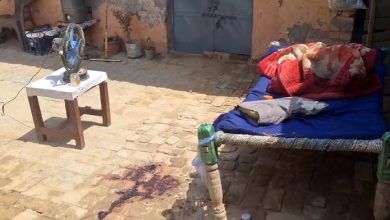 मुरादनगर में सनसनी: 80 वर्षीय बुजुर्ग ने पत्नी की हत्या कबूली, खून से सनी कुल्हाड़ी लेकर पहुंचा पुलिस चौकी 2 511 4