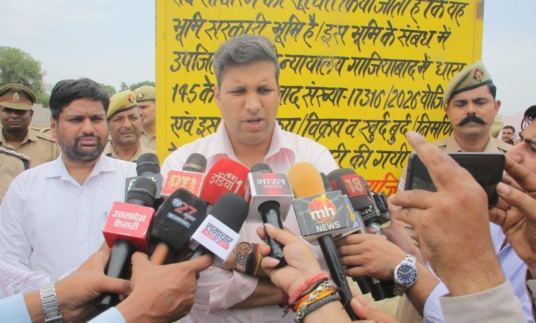 भूमाफियाओं के विरुद्ध अभियान निरंतर जारी रहेगा, दोषी व्यक्ति को बख्शा नहीं जाएगा : जिलाधिकारी रविन्द्र कुमार मॉंदड़ 1 211 12