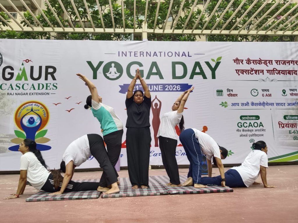 योग ने दिया सकारात्मक जीवन का संदेश: गौर कैस्केड्स में अंतरराष्ट्रीय योग दिवस पर सेंट्रल पार्क बना स्वास्थ्य और ऊर्जा का केंद्र 4 214