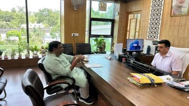 सिद्धार्थ विहार के विकास के लिए आवास आयुक्त से मिले विधायक संजीव शर्मा 2 511 2