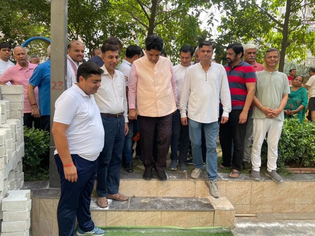 गौर कास्केड्स सोसाइटी में ओपन जिम का उद्घाटन, मंत्री सुनील शर्मा ने किया लोकार्पण 5 515 1