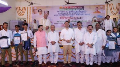 केंद्रीय मंत्री जयंत चौधरी ने बागपत के मवी कलां में राजकीय हाईस्कूल के उच्चीकरण एवं इंटरमीडिएट भवन निर्माण कार्य का किया शिलान्यास 4 211 10