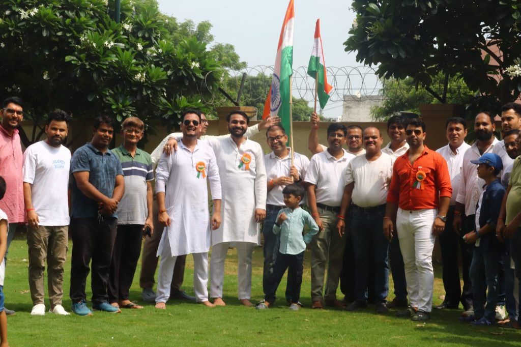 राजनगर एक्सटेंशन की सोसाइटियों में देशभक्ति के रंग में रंगा स्वतंत्रता दिवस समारोह 2 811